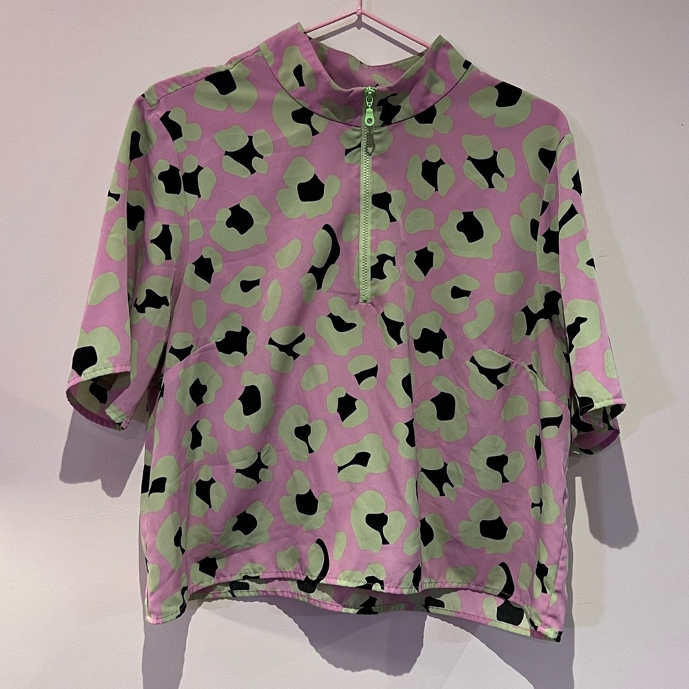 Pink and green Designer cropped leopard top L